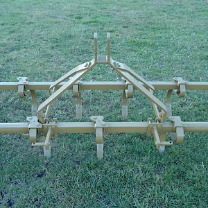 Nette degelijke cultivator met goede tanden en beitels