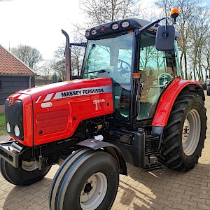 Massey Ferguson 5445 Dyna 4