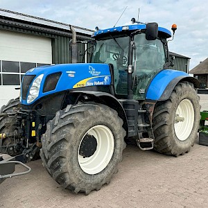 New Holland T7030