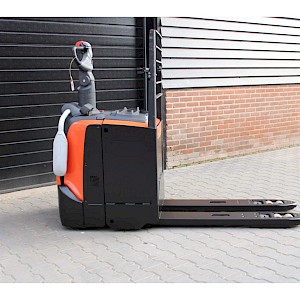 Toyota BT LPE250 meerijpalletwagen elektrische