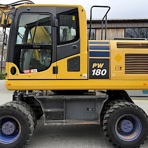 Komatsu PW 180-10 wielkraan