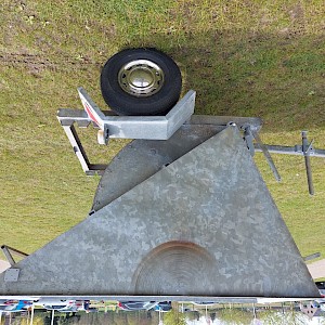Compact Kipper -aanhangwagentje voor tractor, gazonmaaier, quad end.