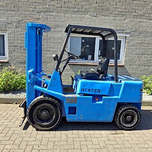 HYSTER H 2,50 XL Diesel heftruck Triplo defect