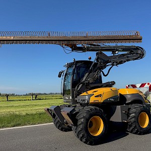 Te koop: Mecalac 12MTX met graafgiek en herdergiek