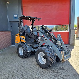 Giant G2700 HD+