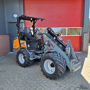 Giant G2700 HD+