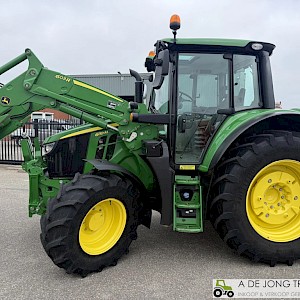 John Deere 6110M