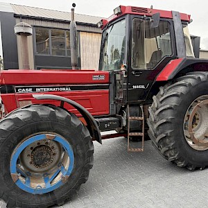 Case IH 1455 AXL tractor