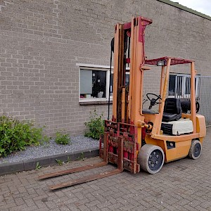 TOYOTA 02-3FGC30 COMPACT  lpg heftruck triplo SHIFT