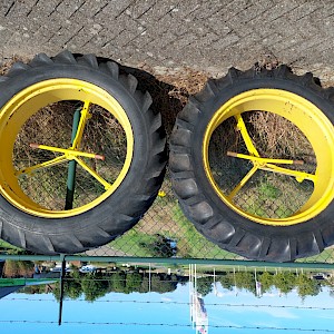 Zeer nette set Dubbellucht wielen met goede banden 13.6-38