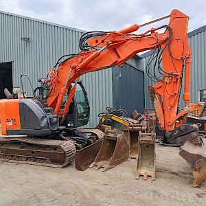 Hitachi ZX 135 US 5-B tracked excavator bagger