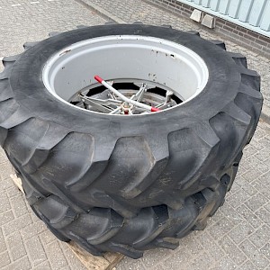 Molcon Dubbellucht 5-ster 18.4R38 Michelin