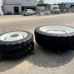 New Holland Cultuurwielen 270/95R54 (11.2R54) NH TS