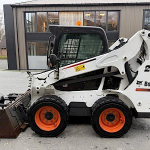 Bobcat S570 skidsteer
