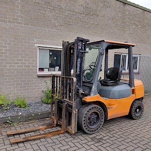TOYOTA 7-FDF-30 diesel Heftruck