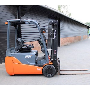 Toyota 8FBET20 heftruck elektrische triplex sidesift