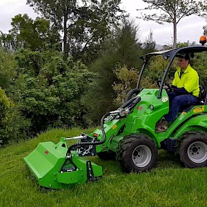 Avant 1200mm Flail Mower demonstration on an Avant 635 Mini Loader