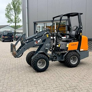 GiANT D263s minishovel
