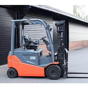 Toyota 8FBMKT25 heftruck elektrische triplex sidesift 4888 uur