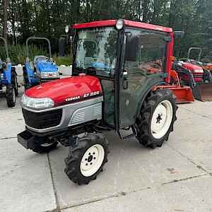 Yanmar EF226 met Cabine
