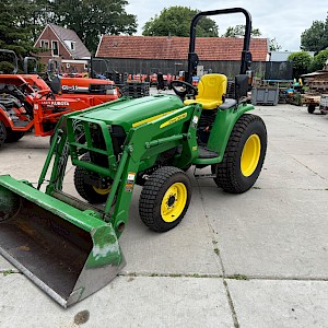 John Deere 3036 met voorlader