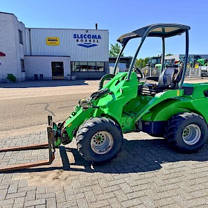 Avant 745 TDL Shovel