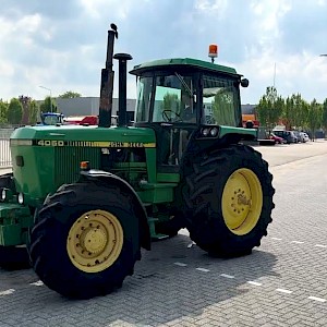 John Deere 4050 4WD