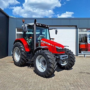 Massey Ferguson 5450 DYNA-4