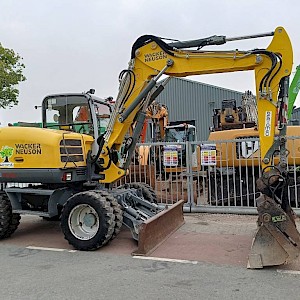 Neuson ew100 11 ton exacvator bagger graamachine mobile