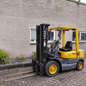 TCM FD25 Z5T Diesel Heftruck Triplo