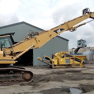 Caterpillar 330BL, 8 940 uur