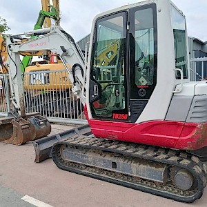 Takeuchi TB 250 5 ton rups graafmachine excavator bagger
