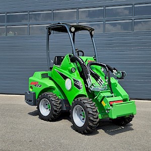 Avant 423 mini-shovel