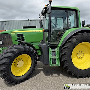 John Deere 6830