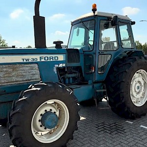 Ford TW-30 4WD Tractor