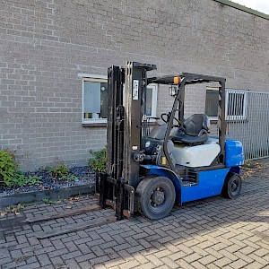 KOMATSU FD25T-12 TRIPLO Diesel Heftruck