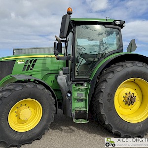 John Deere 6215R