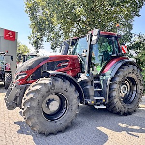 Valtra Q305