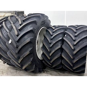 BKT 710/60 R38 + 600/60 R28 op velg