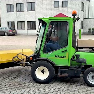 LM-Trac Veegmachine