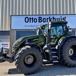 Valtra Q225