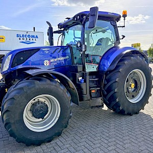 New Holland T7.270AC Stage V Blue Power