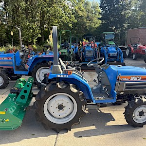 Iseki Sial 223 met Klepelmaaier