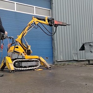 Brokk 90, bj 2001, 1 870 uur