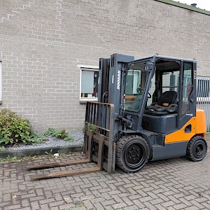 DOOSAN D30 S-5 Diesel Heftruck triplo 4,7 m Shift (BJ 2013)