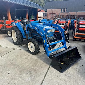 Iseki TA255 met voorlader