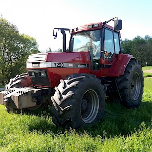 Case IH Magnum 7220