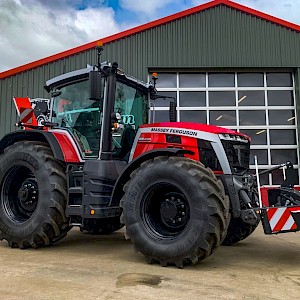 Massey Ferguson 8S.245 DYNA-VT EXCLUSIVE