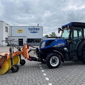 New Holland T4.80N & Sweeper