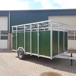 Veewagen 4 meter livestock trailer